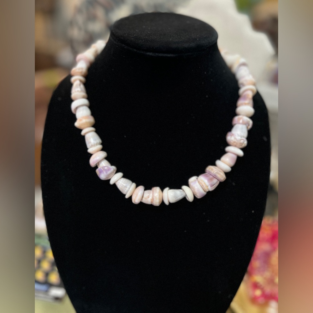 Vintage 70's Handmade Hawaiian Puka Shell Necklace
